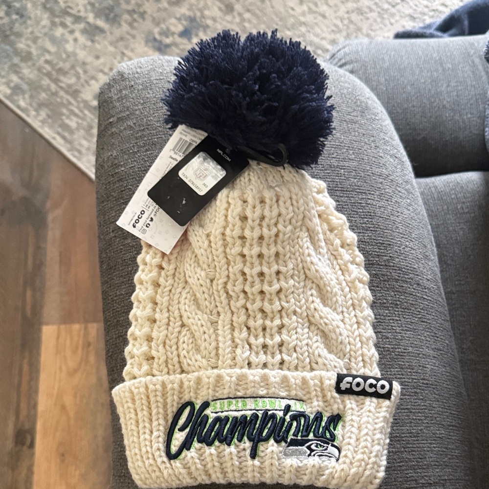 Seattle Seahawks Cream Knit Pom Beanie